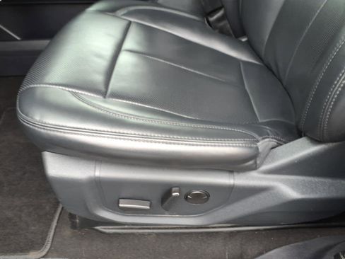Used 2024 Ford Expedition XLT AWD/4WD image 16