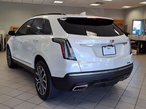 Certified 2023 Cadillac XT5 Sportv w/ Platinum Package image 3