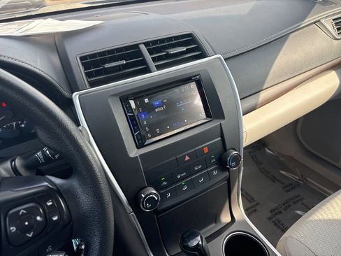 Used 2016 Toyota Camry LE image 16