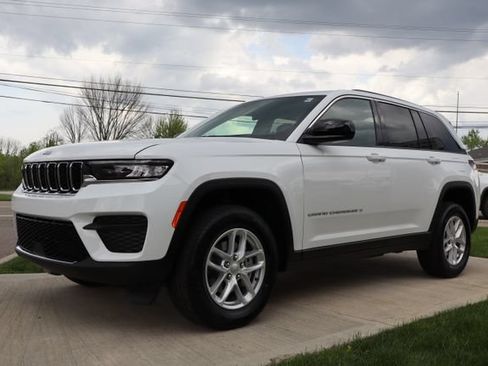 New 2026 Jeep Grand Cherokee Laredo AWD/4WD image 7
