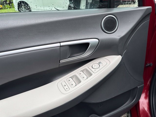 Used 2025 Hyundai Sonata SEL FWD image 25
