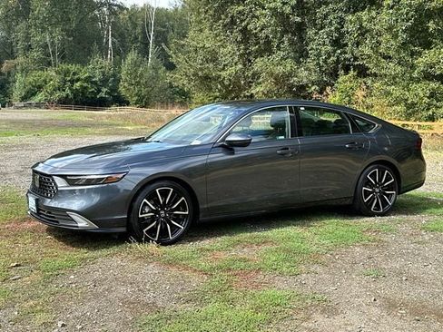 Used 2023 Honda Accord Touring image 4