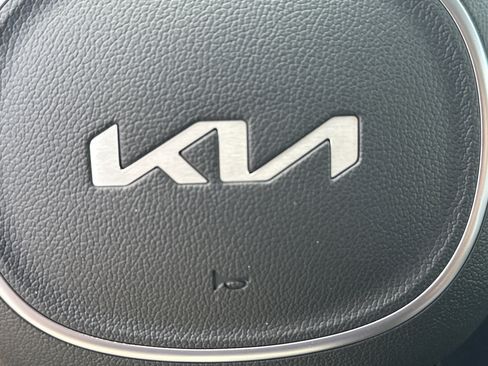 New 2026 Kia Carnival LXS FWD image 22