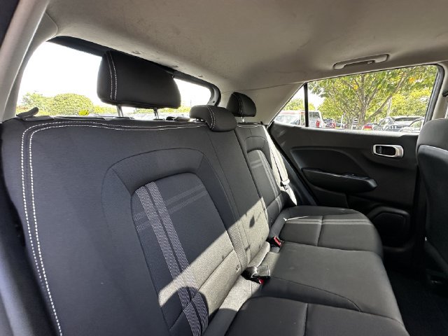 Used 2022 Hyundai Venue SEL FWD image 34