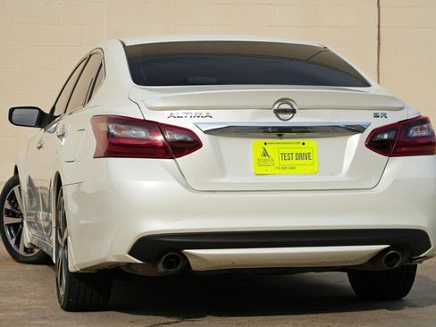 Used 2017 Nissan Altima 2.5 SR FWD image 5