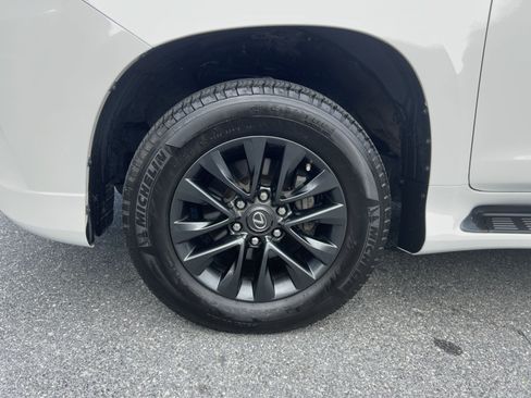 Used 2023 Lexus GX 460 Premium w/ Premium Package AWD/4WD image 12