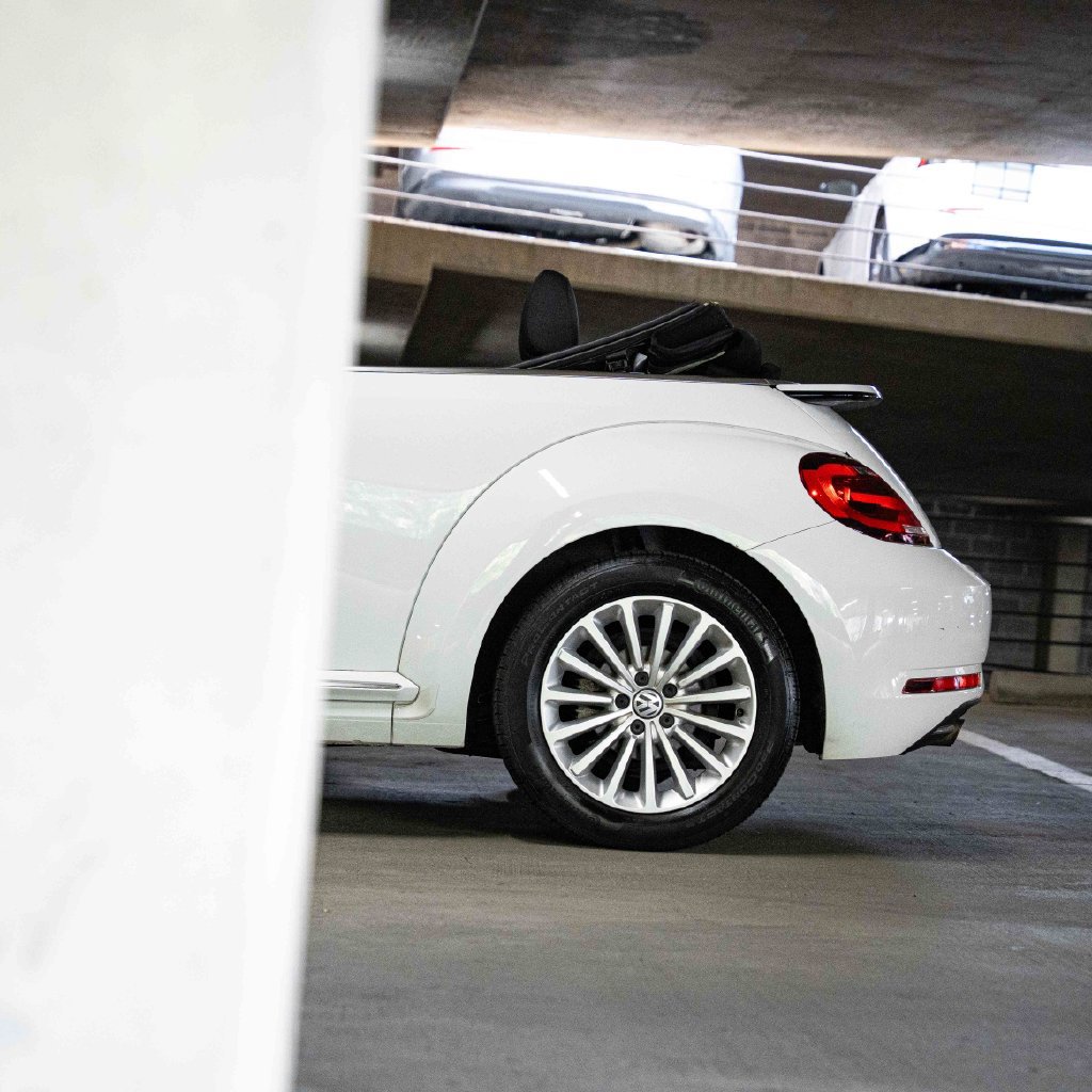 Used 2019 Volkswagen Beetle 2.0T SE FWD image 4