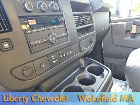 Used 2024 Chevrolet Express 4500 w/ Power Convenience Package RWD image 16