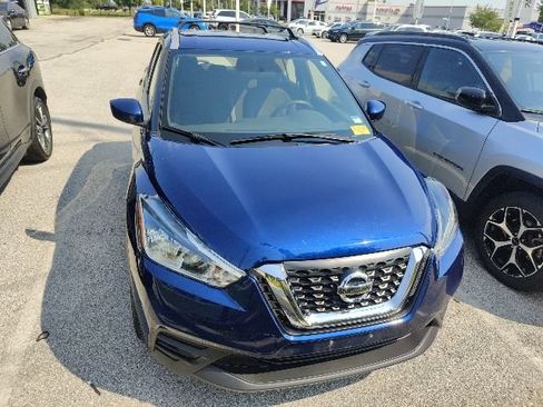 Used 2019 Nissan Kicks SV FWD image 14