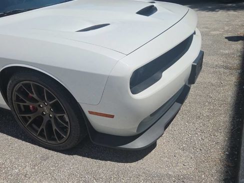 Used 2016 Dodge Challenger SRT Hellcat RWD image 7