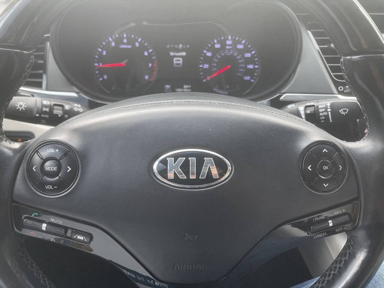 Used 2015 Kia K900 Luxury RWD image 16