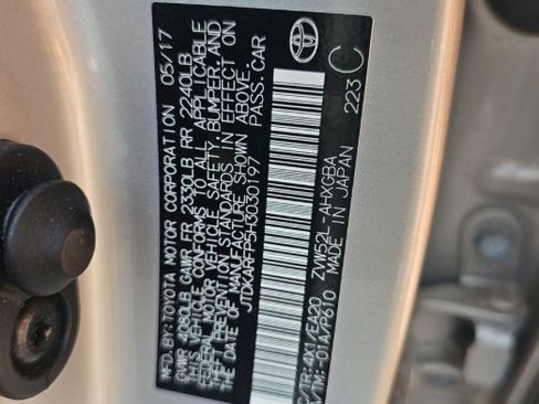 Used 2017 Toyota Prius Prime Advanced FWD image 25