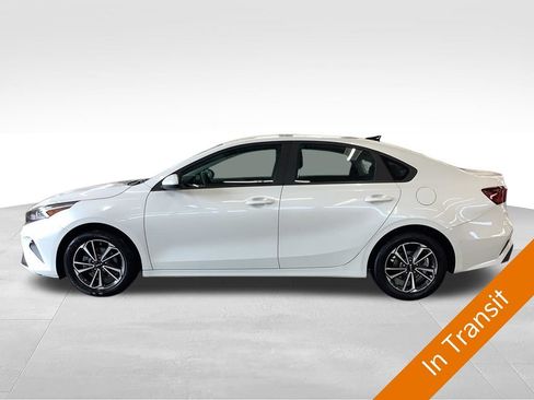 Certified 2024 Kia Forte LXS FWD image 3