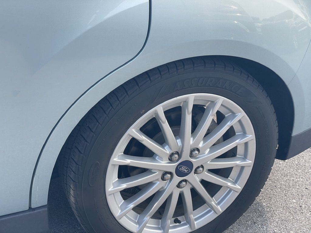 Used 2013 Ford C-MAX SEL FWD image 12