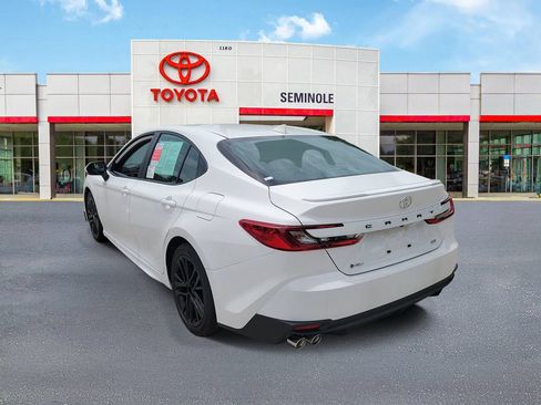 Used 2026 Toyota Camry SE FWD image 4