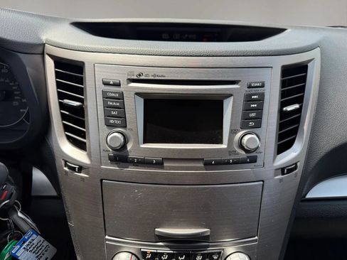 Used 2014 Subaru Outback 2.5i Premium AWD/4WD image 25