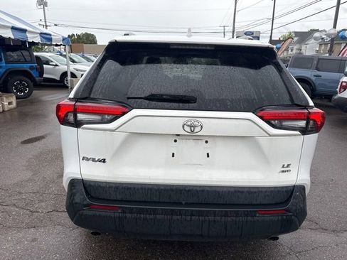 Used 2021 Toyota RAV4 LE AWD/4WD image 7