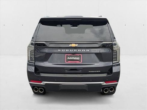 New 2025 Chevrolet Suburban Premier image 6