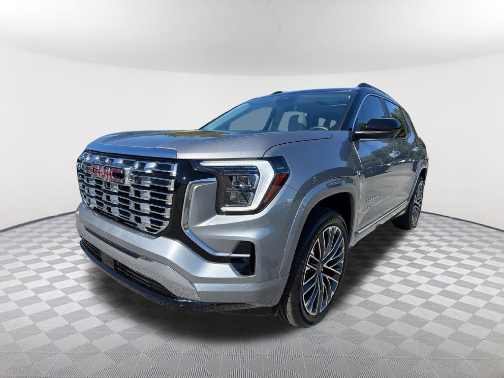 Used 2026 GMC Terrain Denali AWD/4WD image 1