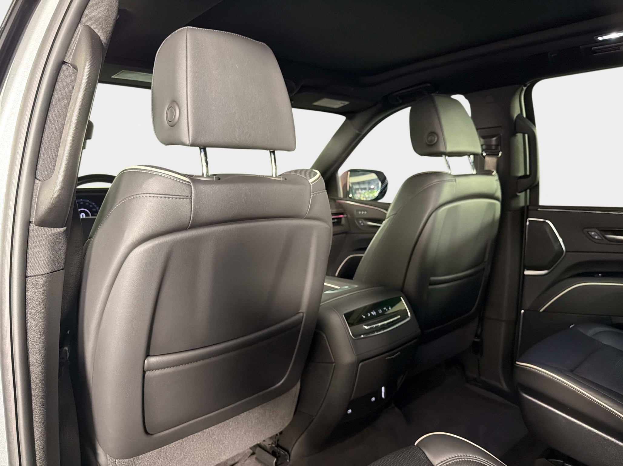 Used 2024 Cadillac Escalade ESV Sport w/ Touring Package AWD/4WD image 81
