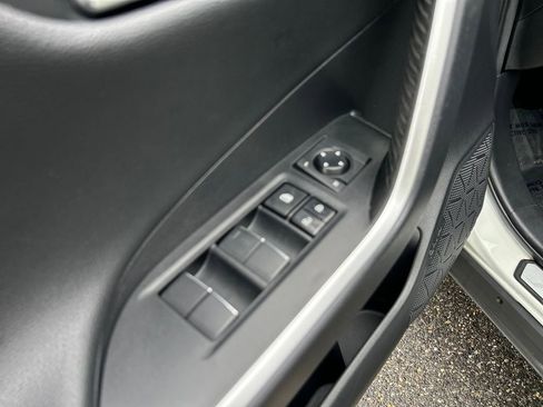 Used 2021 Toyota RAV4 XSE AWD/4WD image 19