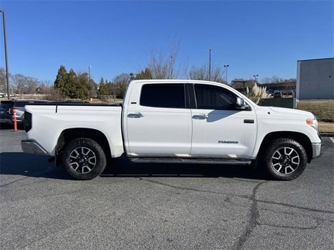 Used 2017 Toyota Tundra SR5 w/ SR5 Upgrade Package image 2