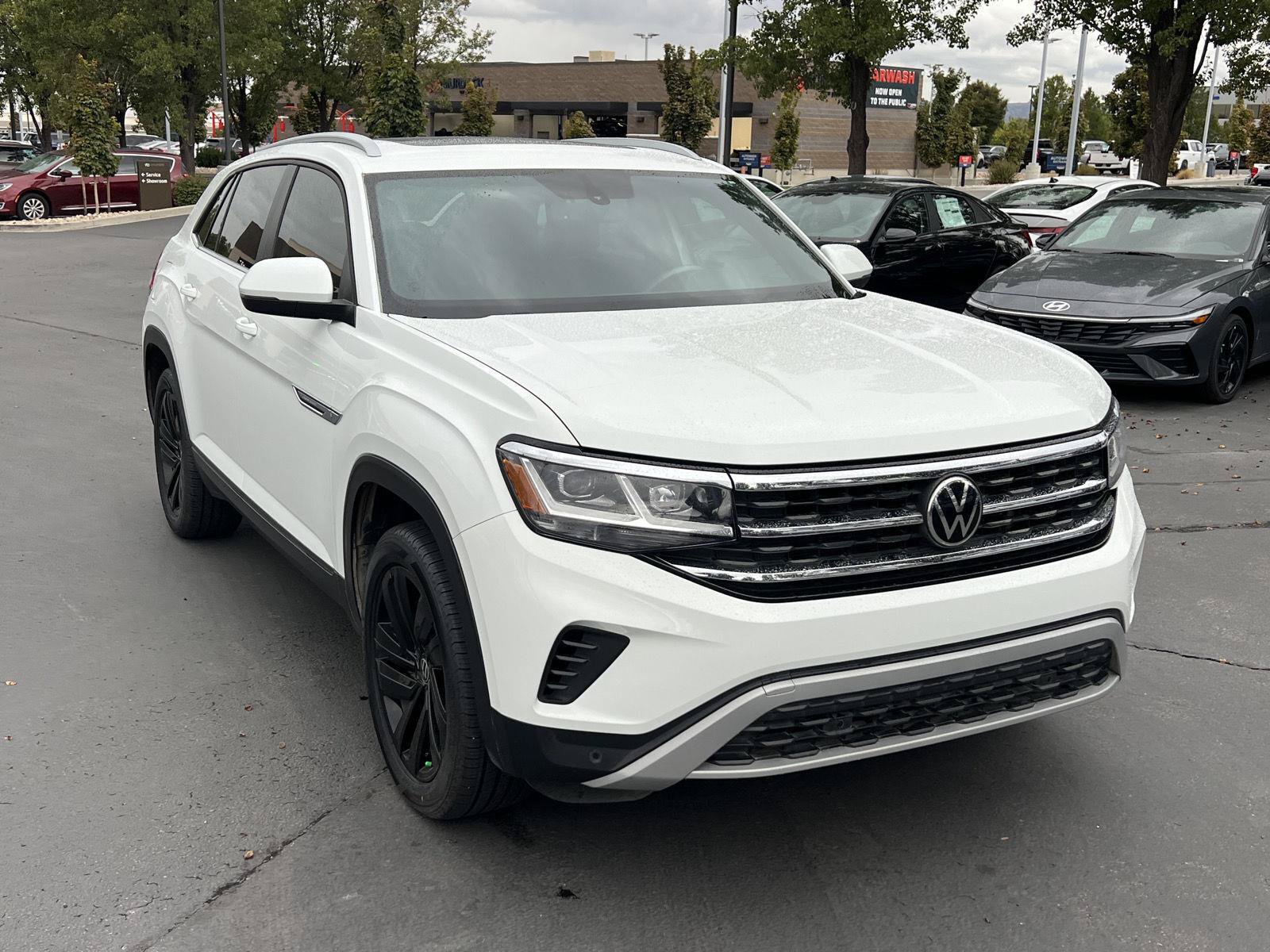 Used 2022 Volkswagen Atlas Cross Sport SE FWD image 13