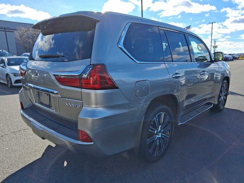Used 2020 Lexus LX 570 4WD w/ Luxury Package image 4