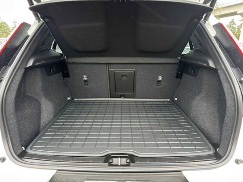 Used 2025 Volvo XC40 B5 Core w/ Protection Package Premier image 14