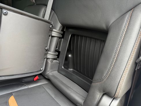 Used 2024 GMC Sierra 1500 AT4 w/ Technology Package image 28