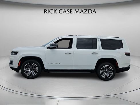 Used 2024 Jeep Wagoneer Series II w/ Flexible Seating Group image 3