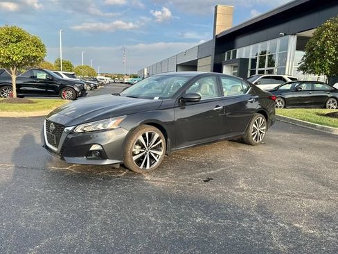 Used 2021 Nissan Altima 2.5 Platinum AWD/4WD image 4