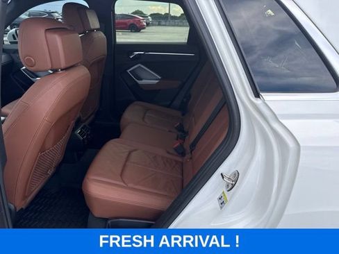 Used 2022 Audi Q3 2.0T Premium w/ Convenience Package AWD/4WD image 3