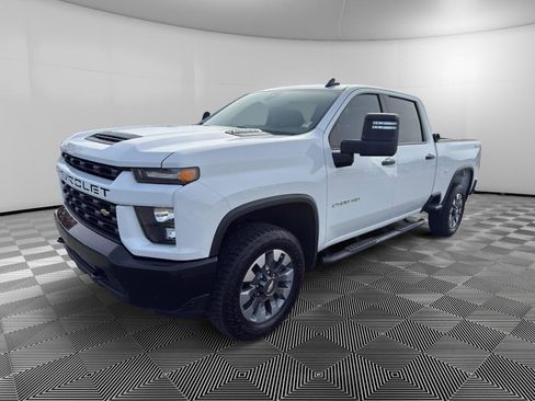 Used 2022 Chevrolet Silverado 2500 Custom w/ Custom Value Package image 3