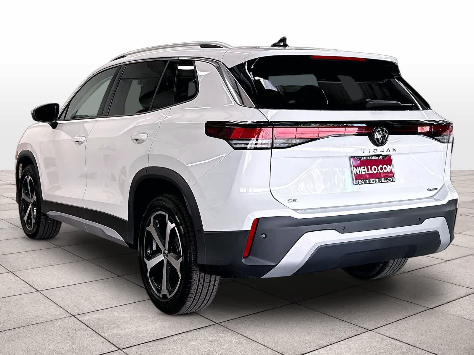 New 2026 Volkswagen Tiguan SE AWD/4WD image 3
