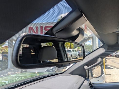 Used 2024 Nissan Titan SV w/ SV Bronze Edition Package RWD image 32