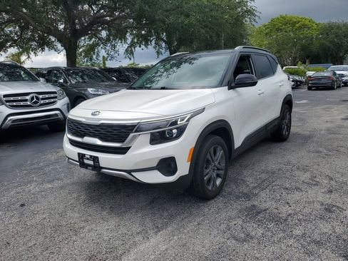 Used 2021 Kia Seltos S FWD image 3
