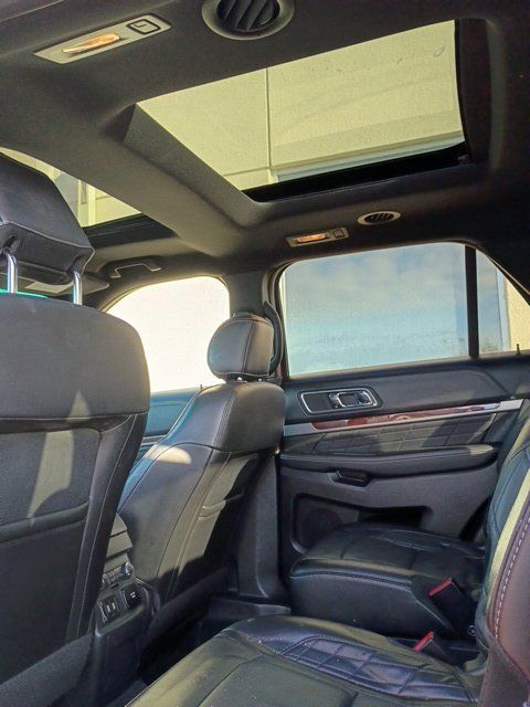 Used 2016 Ford Explorer Platinum AWD/4WD image 5