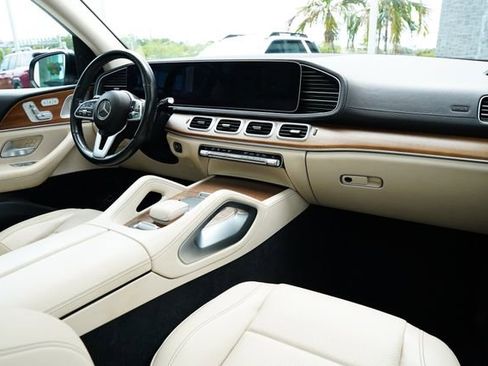 Used 2023 Mercedes-Benz GLS 450 4MATIC image 28