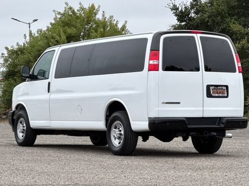 Used 2020 Chevrolet Express 3500 LS RWD image 6
