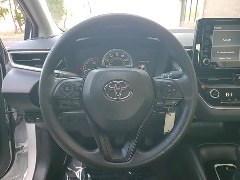 Used 2022 Toyota Corolla LE image 13