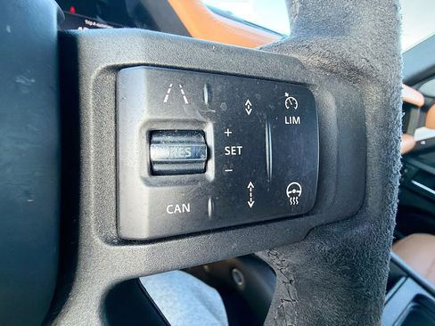Used 2023 Land Rover Defender 110 V8 AWD/4WD image 38