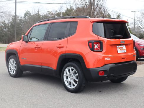 Used 2021 Jeep Renegade Latitude FWD image 9
