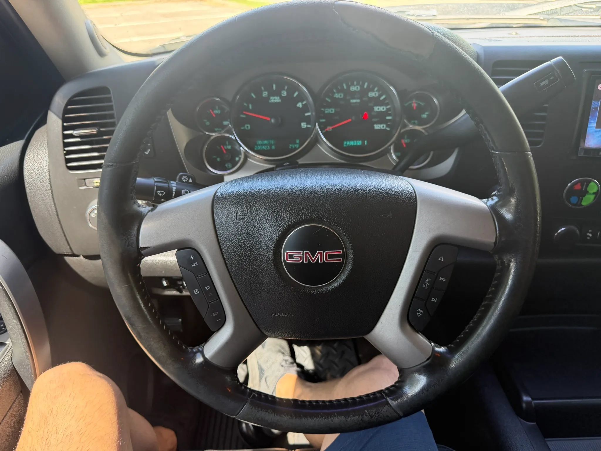 Used 2014 GMC Sierra 2500 SLE w/ SLE Preferred Package AWD/4WD image 14