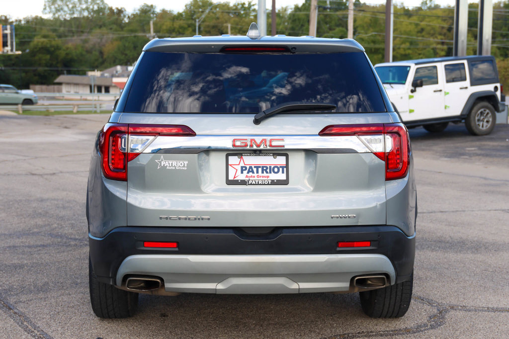 Used 2023 GMC Acadia SLE AWD/4WD image 4