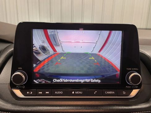 Used 2023 Nissan Rogue SV image 29