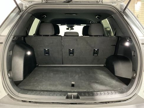 Used 2025 GMC Terrain Elevation AWD/4WD image 25