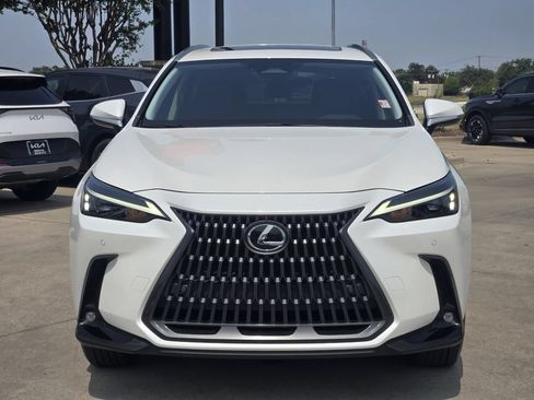 Used 2024 Lexus NX 250 FWD image 11