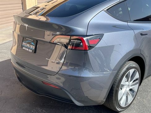 Used 2023 Tesla Model Y AWD image 16