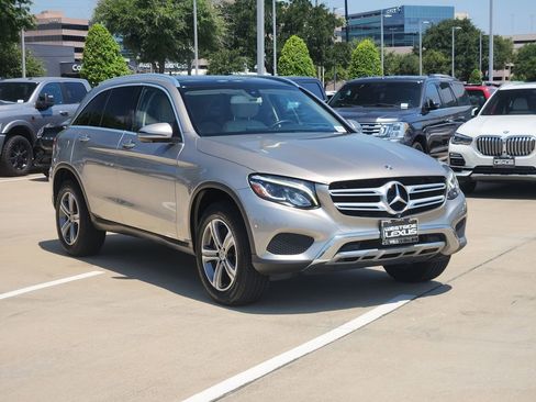 Used 2019 Mercedes-Benz GLC 300 image 3
